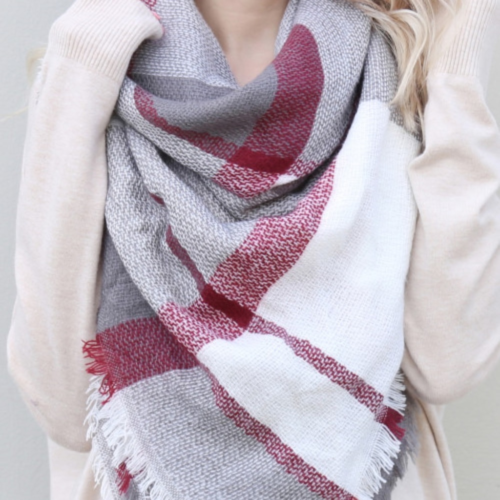 GRAY BURGUNDY BLANKET FRINGE SCARF NWT